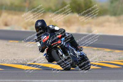 media/Oct-03-2022-Moto Forza (Mon) [[5f077a3730]]/Advanced Group/Session 3 (Turn 3)/